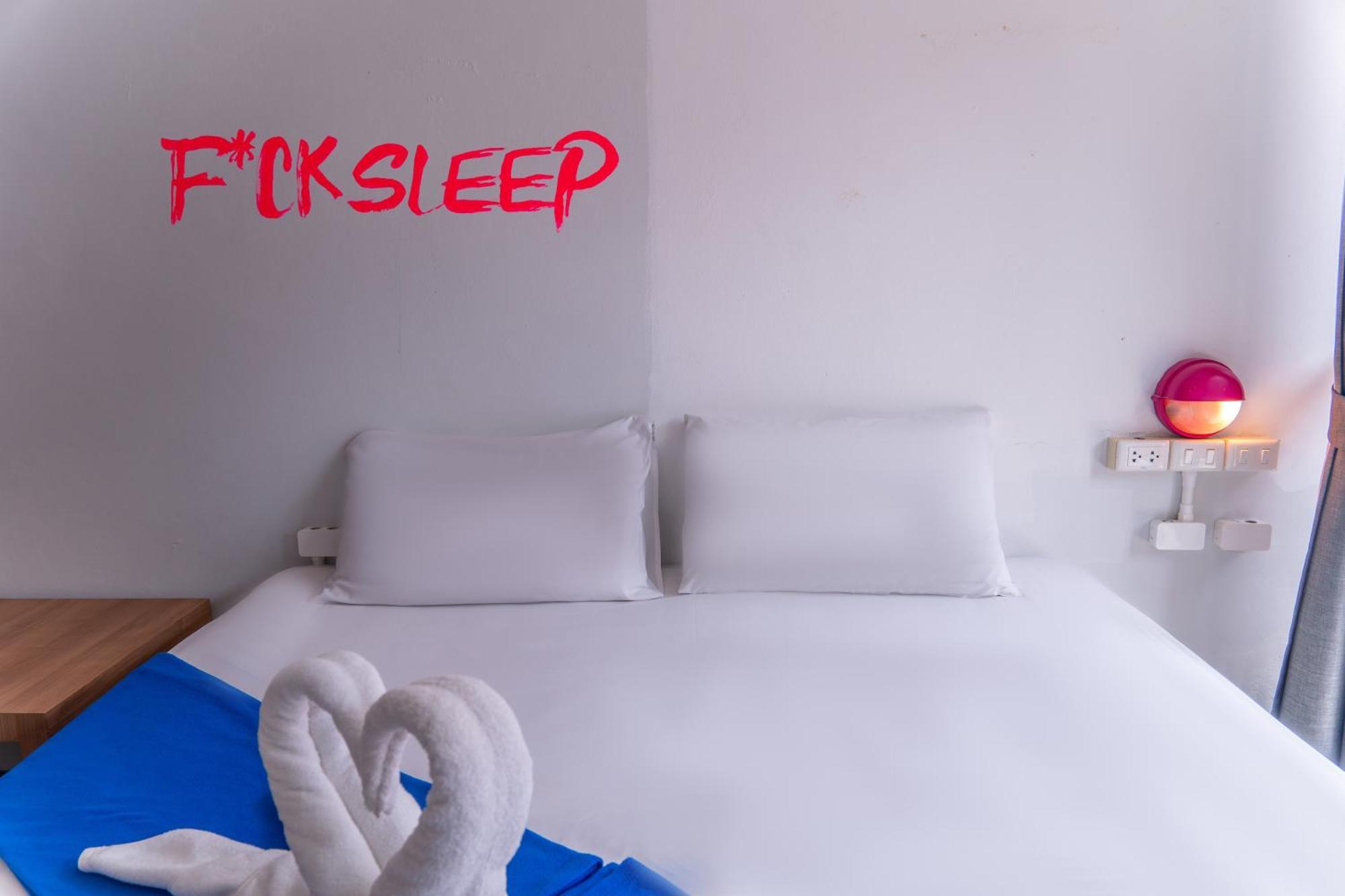 Slumber Surf Phuket Kata Vandrehjem Eksteriør billede