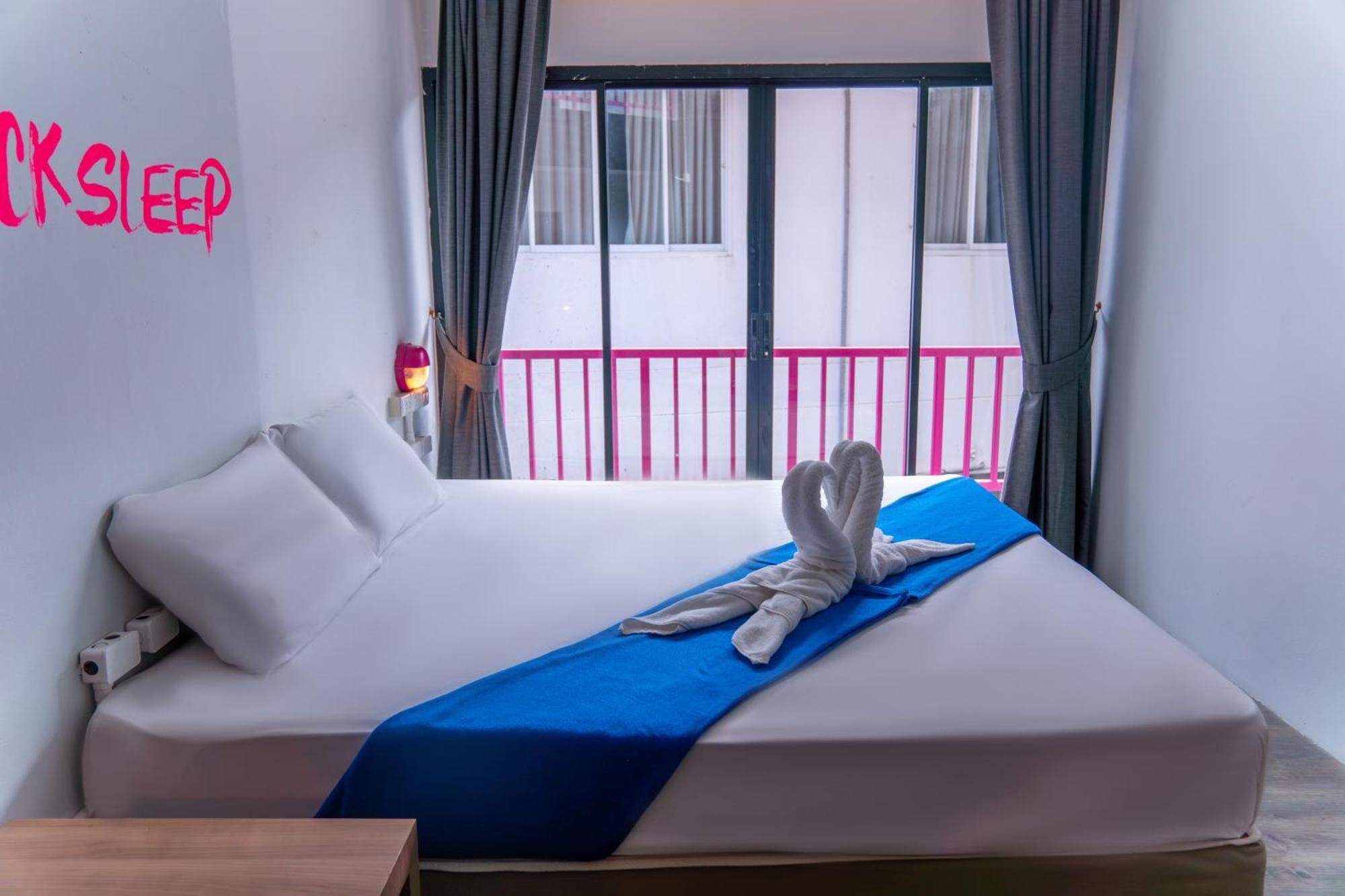 Slumber Surf Phuket Kata Vandrehjem Eksteriør billede